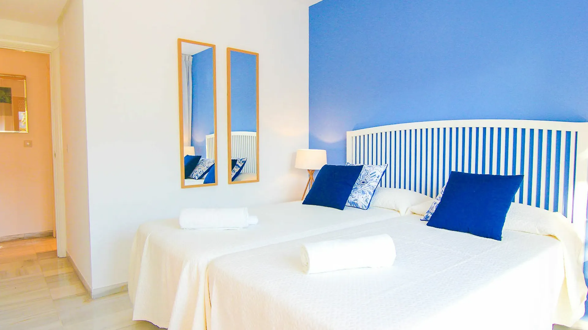 Apartment Oleholidays Apartamento Jardines Del Puerto Marbella Spain