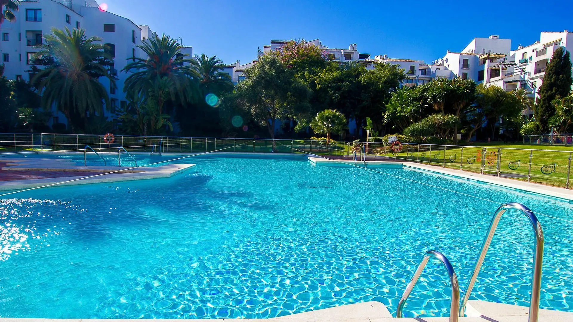 Apartment Oleholidays Apartamento Jardines Del Puerto Marbella
