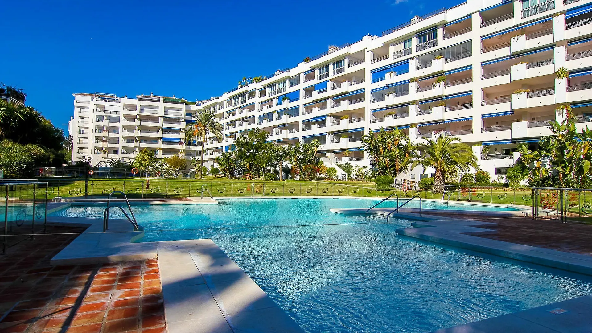 Apartment Oleholidays Apartamento Jardines Del Puerto Marbella